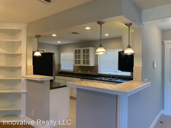 Foto del edificio - 3 br, 2 bath House - 5411 Kingswood Dr.