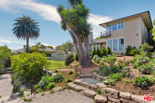 Building Photo - 500 Amalfi Dr