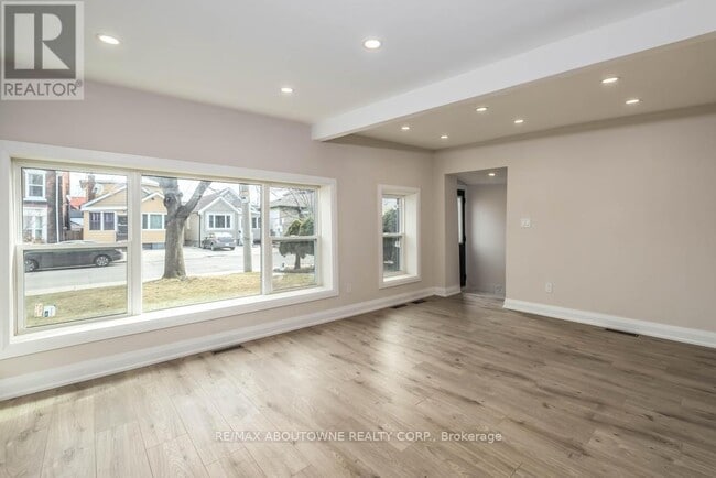 Photo du bâtiment - 131 West Avenue N