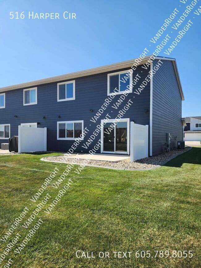 Foto del edificio - 516 Harper Cir
