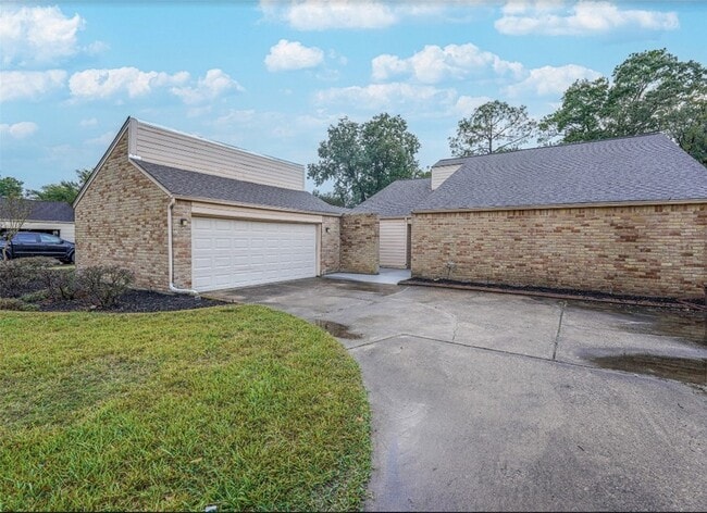 Photo - 2306 Wallingford Dr House