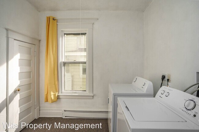 Building Photo - 6 br, 2 bath House - 880 York Ave