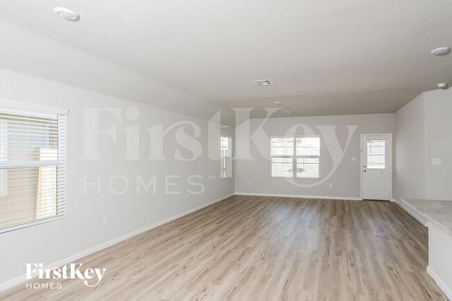 Foto del edificio - 6742 Hatchery Way