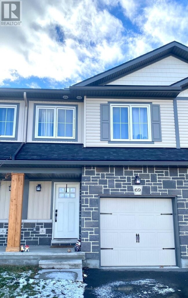 Building Photo - 69 Whitcomb Cres