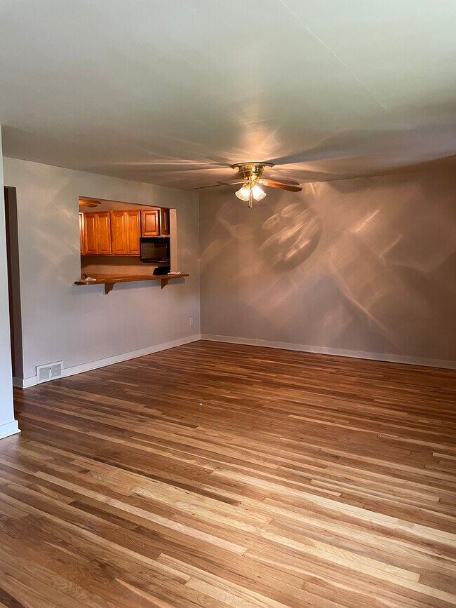 1801 Greentree Rd, Pittsburgh, PA 15220 House Rental in Pittsburgh