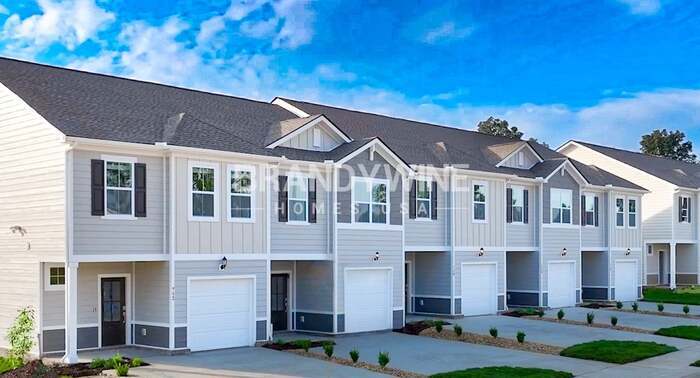 Foto principal - 820 Big Bend Ct