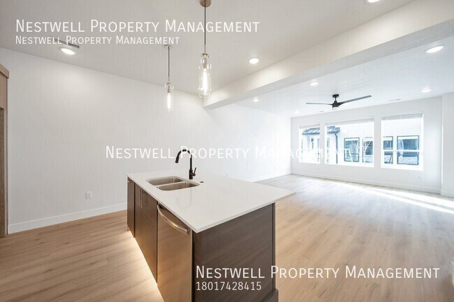 Building Photo - Luxury Living Awaits: Brand New High-End T...