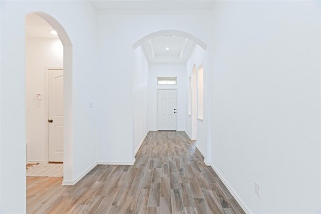 Building Photo - 125 Saturnia Dr