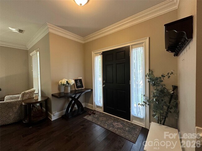 Foto del edificio - 819 Stargard Ct