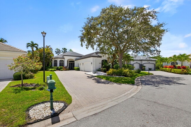 Building Photo - 6778 Oakmont Way