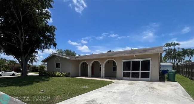 Foto del edificio - 7975 NW 8th St