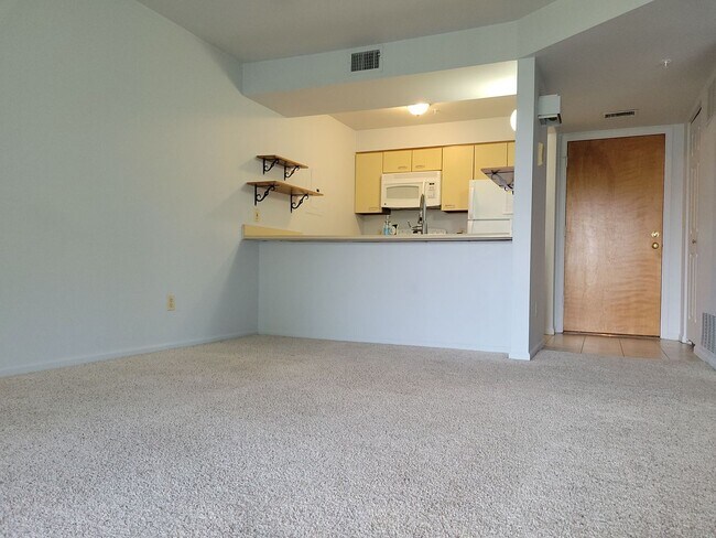 Building Photo - Immaculate Trout Farm Condo Overlooking th...