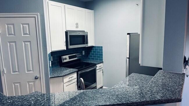 kitchen - 2320 Gracy Farms Ln