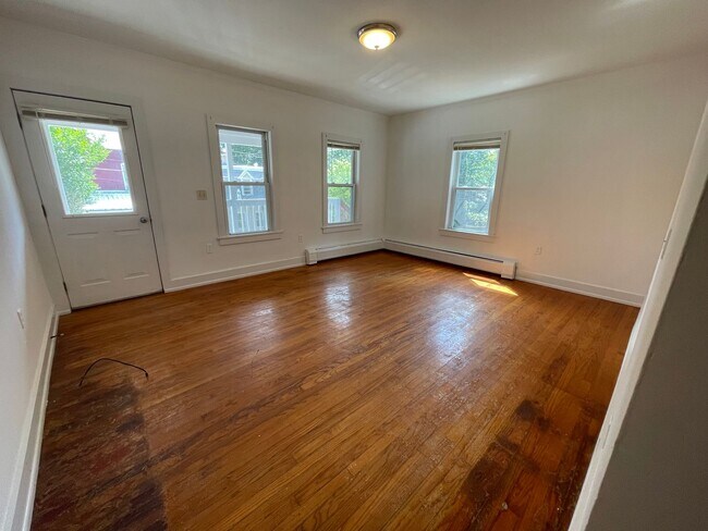 Foto del edificio - 129-131-131 E Quincy St