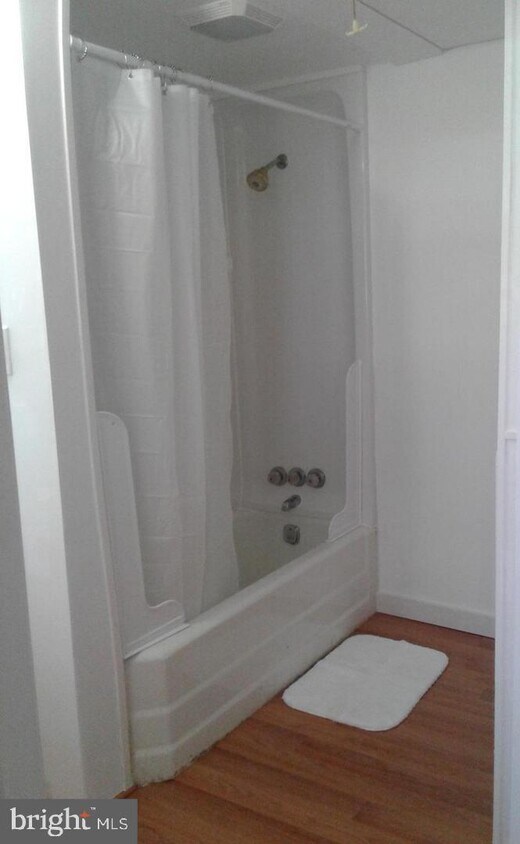 Foto principal - 422 Wampler Rd