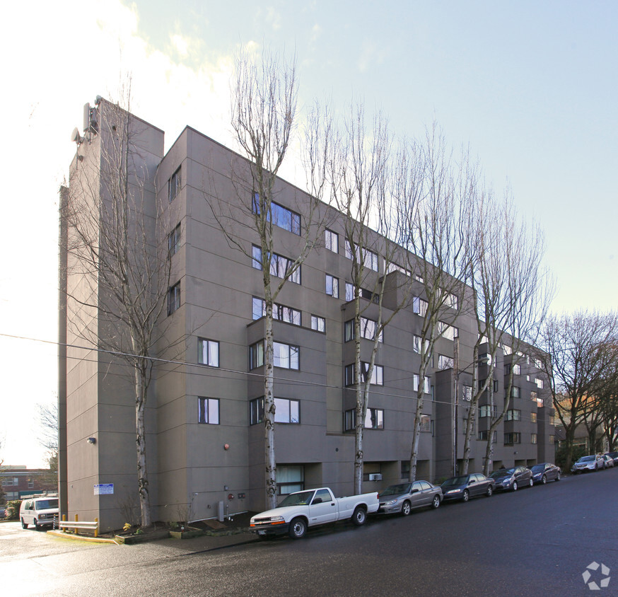 Gallagher Plaza - Apartments In Portland, OR | Apartments.com