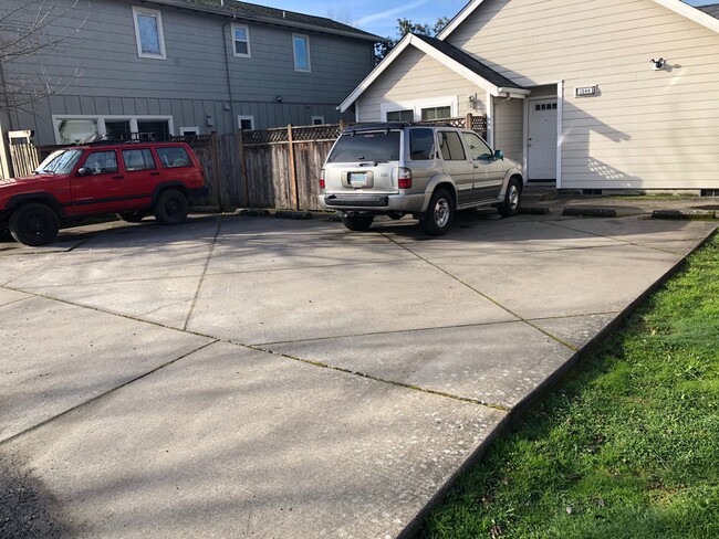 Photo - Cute 1 bedroom apartment in a great neighborhood!