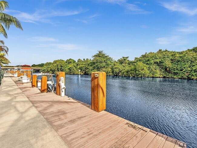 Foto del edificio - 2901 Hidden Harbour St