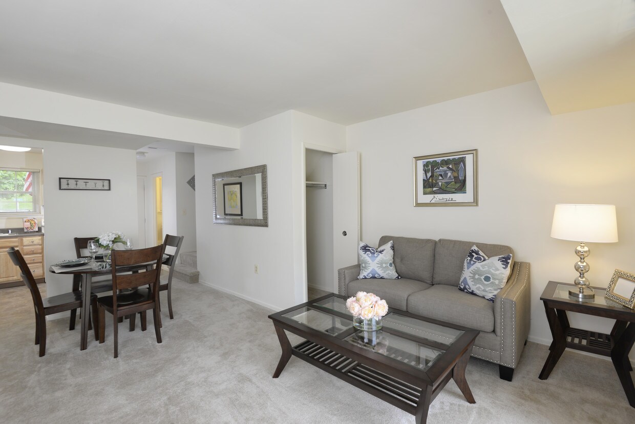 Seven Oaks Townhomes 802 Kingston Ct Edgewood, MD Apartments for