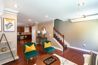 Building Photo - 6502 Parkway Ct