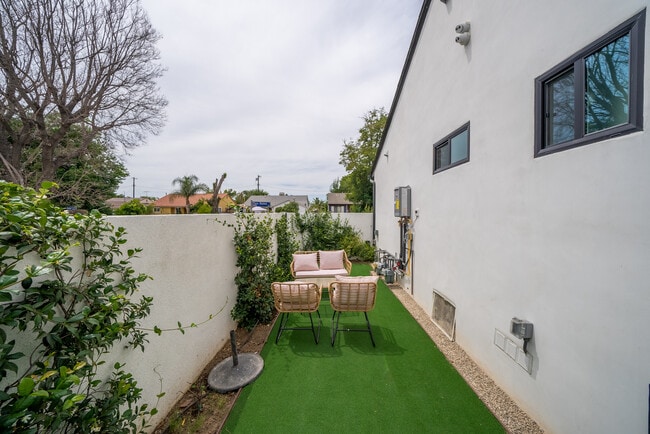 Building Photo - 8102 Paso Robles Ave