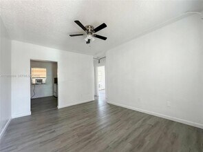 Building Photo - 1117 NW 3rd Ave