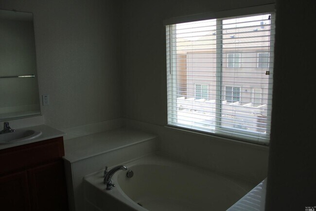 Building Photo - 5286 Gramercy Cir