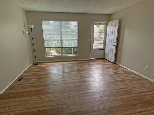 Foto del edificio - 3426 Queen Anne Way