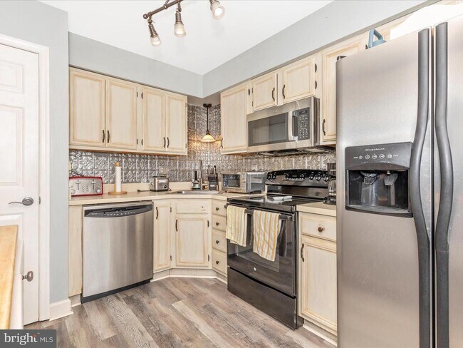 Foto del edificio - 6338 Towncrest Ct