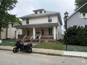 Building Photo - 1328 Sinclair St