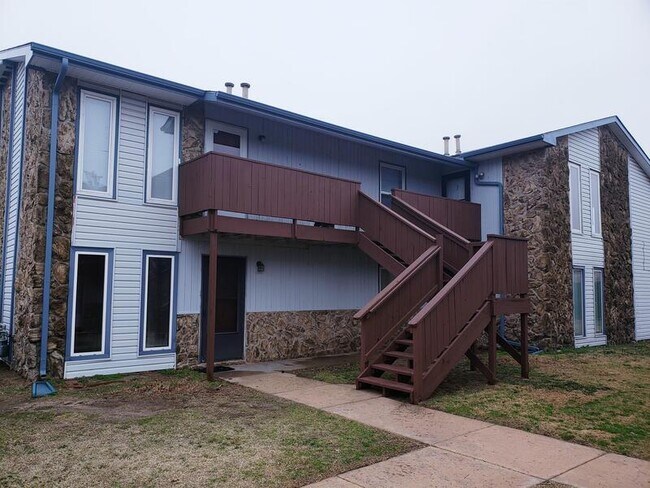 Building Photo - 1455 N Smith St