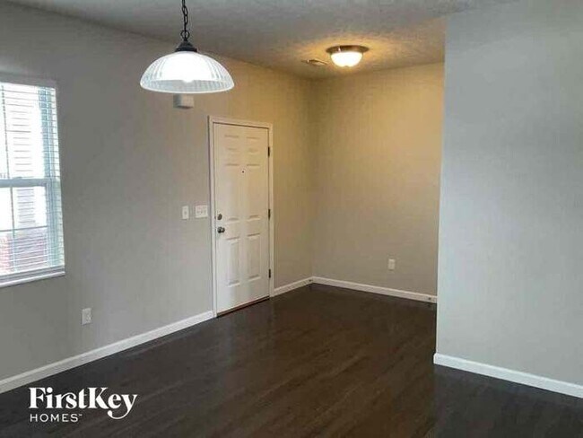 Building Photo - 1850 Greentree Meadows Dr