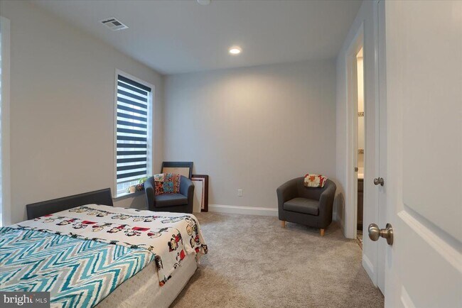 Foto del edificio - 3219 Wayland Rd