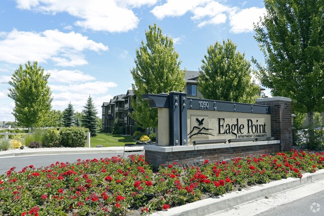 Building Photo - Eagle Point