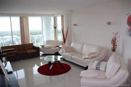 Building Photo - 16401 Collins Ave