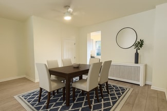 Building Photo - 128 Gay St