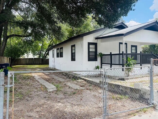 Foto del edificio - 3711 N 35th St