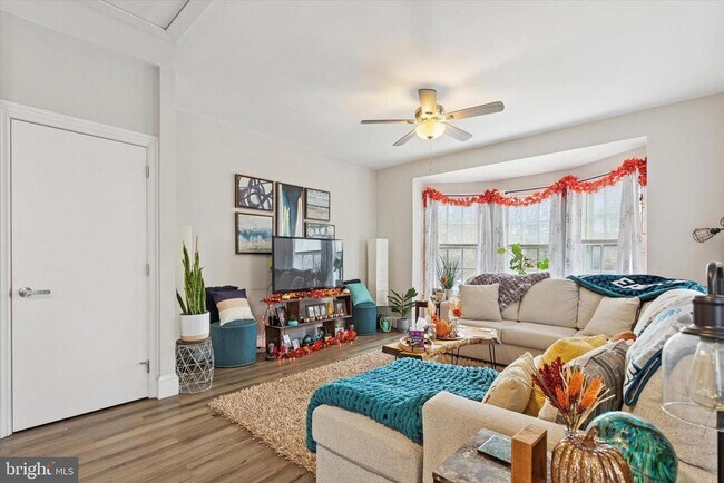 Foto del edificio - 641 E High St