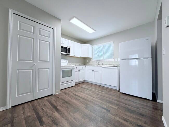 Foto del edificio - 516 Winnie Way