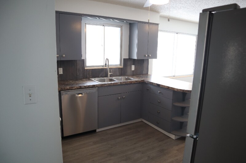 Primary Photo - 2551 N 1225 E