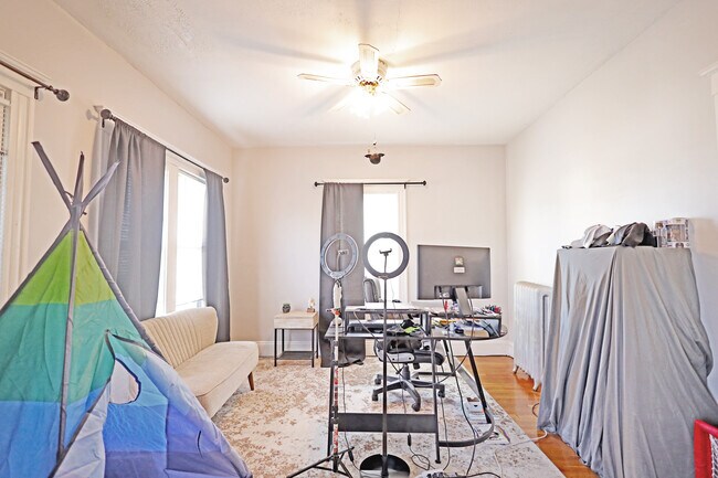 Foto del edificio - 89 Brook Rd