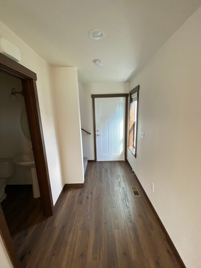 Building Photo - 313 Nooksack Ave