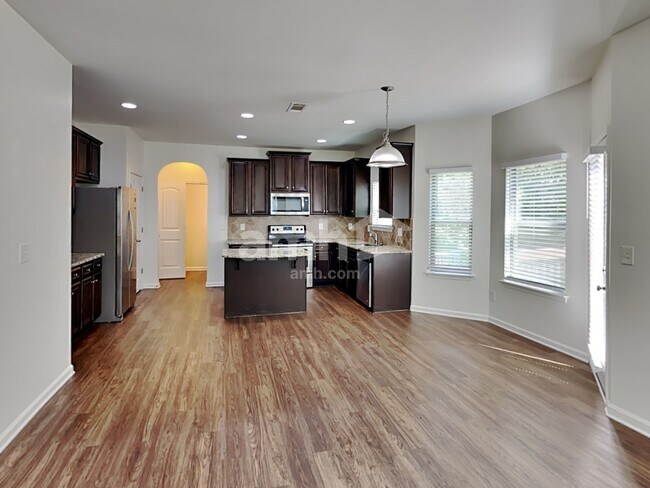 Foto del edificio - 402 Cleburne Pl