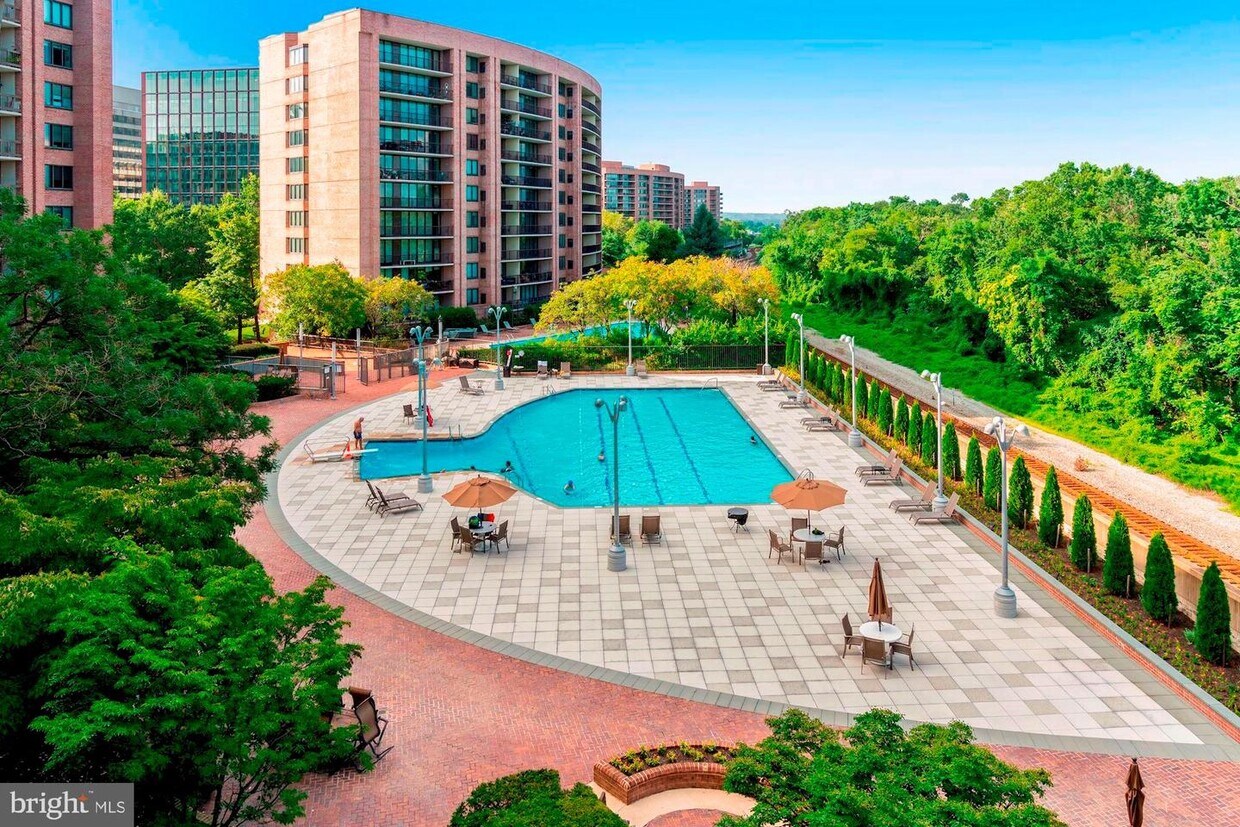 Foto principal - 1805 Crystal Dr