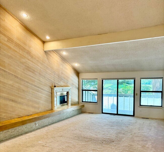 Building Photo - 3 Bed / 3 bath Sahalee single family home ...
