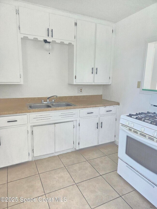 Foto del edificio - 618 Shady Ln