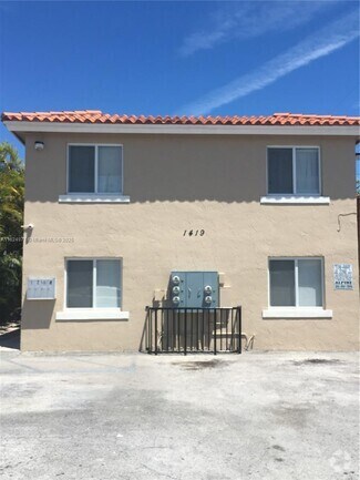 Building Photo - 1419 SW 22nd Ave