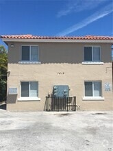 Building Photo - 1419 SW 22nd Ave