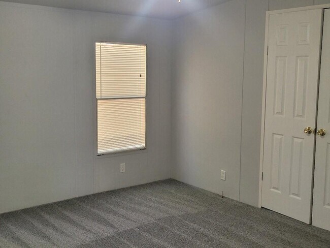 Building Photo - 119 Rebecca Ln
