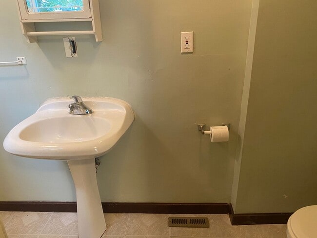 Building Photo - 614 Humboldt Ave